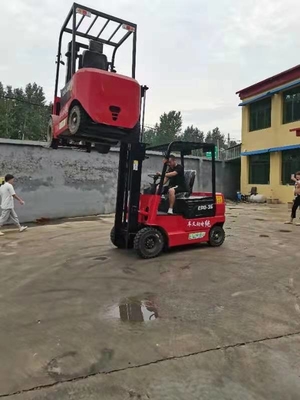 2 Tonnen elektrischer Gabelstapler im Freien mit Batteriebetrieb 1 Tonnen Gabelstapler mit 125 mm Gabelbreite