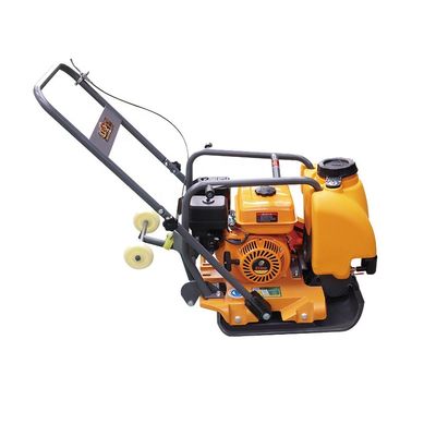 Benzinmotorplattenverdichter mit 9,6 kW Leistung und robuster Konstruktion