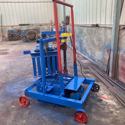 Maschine für Tonziegel mit 380 V Spannung und Palettengröße 850*550*25 mm