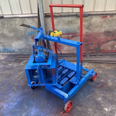 Maschine für Tonziegel mit 380 V Spannung und Palettengröße 850*550*25 mm