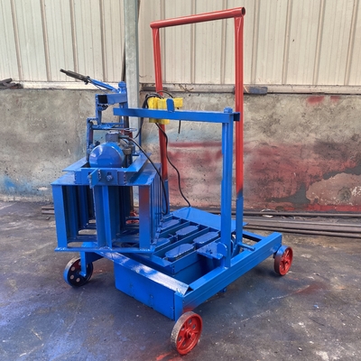 Kleinmobiles Gebäude Paver Ziegelmacher Automatische Produktionskapazität 2500 Stück/8 Stunden