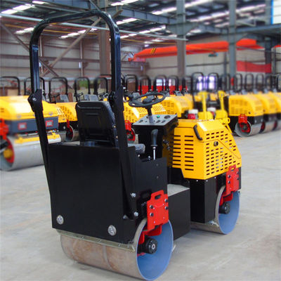 1 Tonne Hydraulikantrieb Fahrt auf Asphaltreifen Straßenrollenvibrator 740*530mm Radgröße