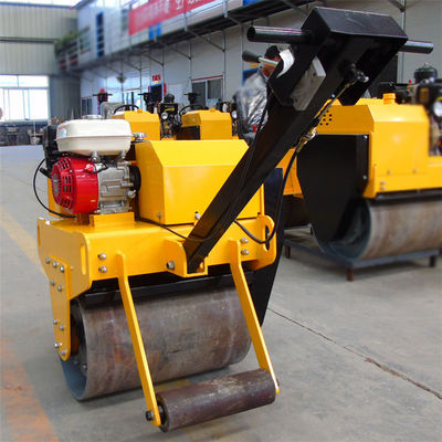 3 Tonnen schwingende Straßenwalze zur Verdichtung 60L Wasserbehälter Kapazität 0-4km/h Fahrgeschwindigkeit