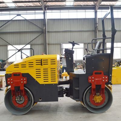 Aufregende Kraft 32KN Automatischer Gehtyp Asphalt Vibratorische Straßenrolle zur Verdichtung