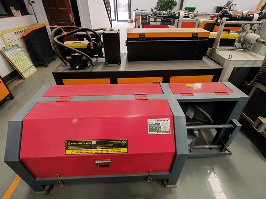 Schneidmaschine für die Ausrichtung und Schneidmaschine von Stahlstangen
