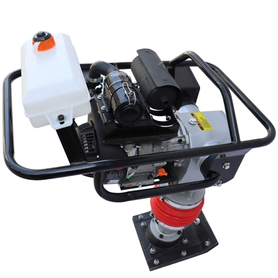 Bauarbeiten Verdichter mit Vibrationsrammer und Benzinmotor